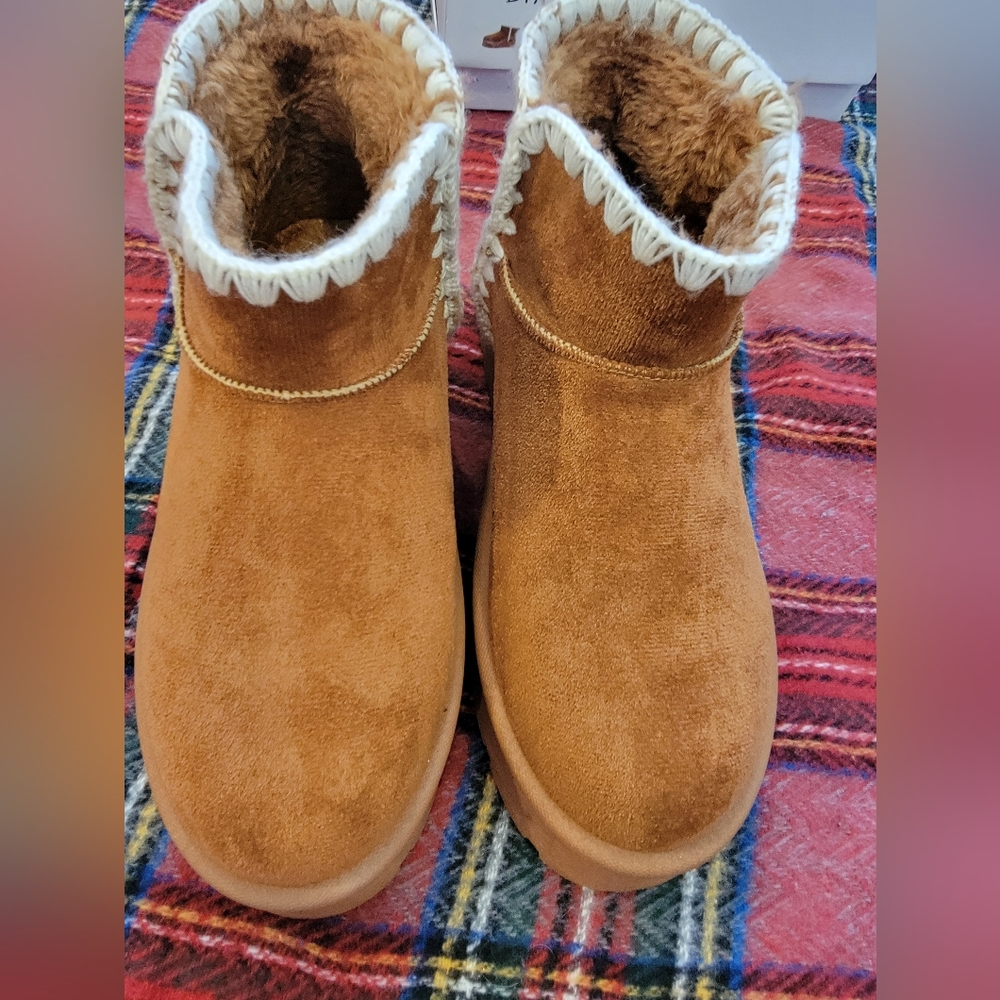 Bamboo Tan Booties size 7.5